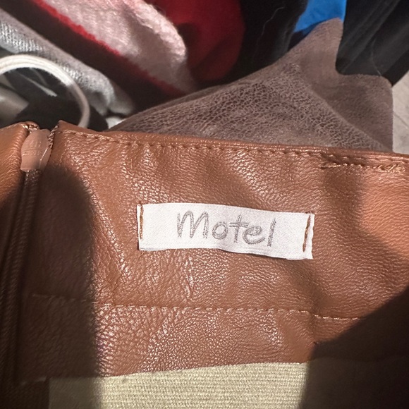 Motel brown leather skirt. Size 4 - Picture 2 of 7
